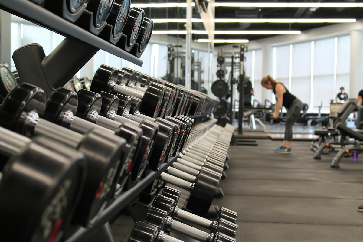 Sala de pesas de un gimnasio